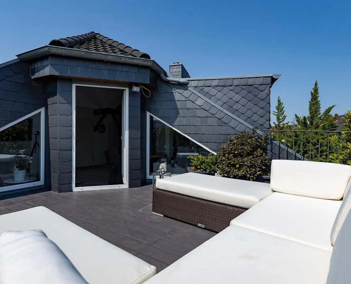 Penthouse With Whirlpool Central Apartment Dusseldorf