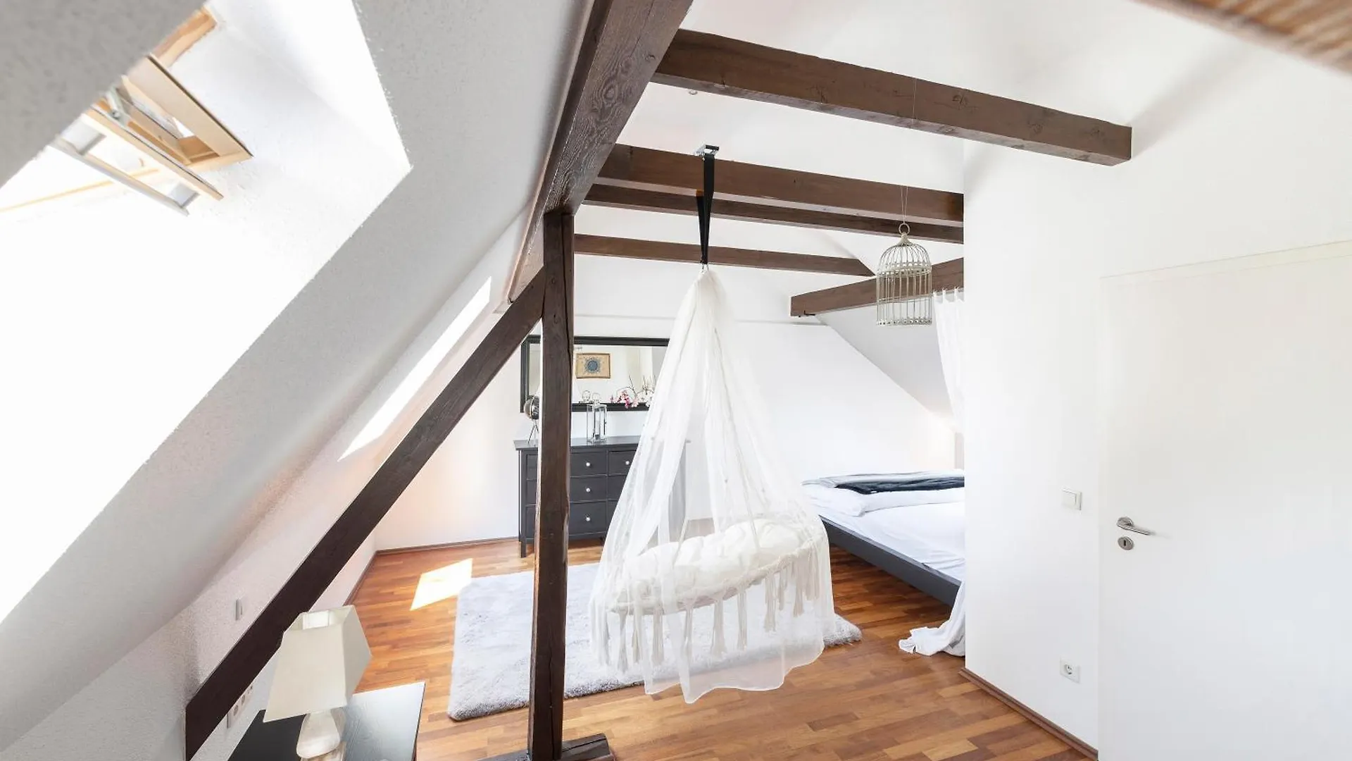 Penthouse With Whirlpool Central Apartment Dusseldorf