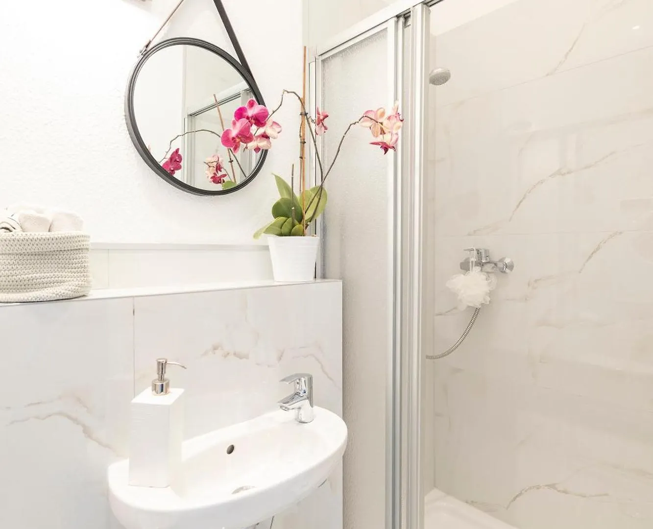 Apartamento Penthouse With Whirlpool Central Düsseldorf 0*,